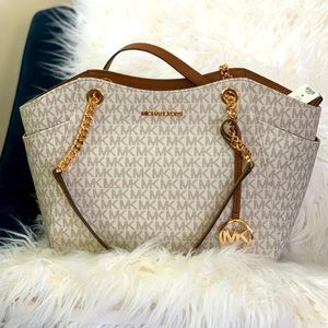 Michael Kors LG Chain Shoulder Tote - Vanilla Monogram